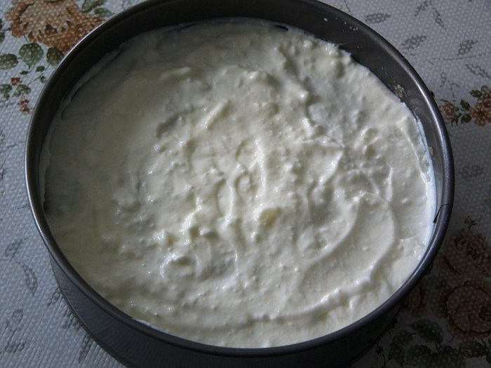 Картофельный торт-салат под йогуртовым соусом