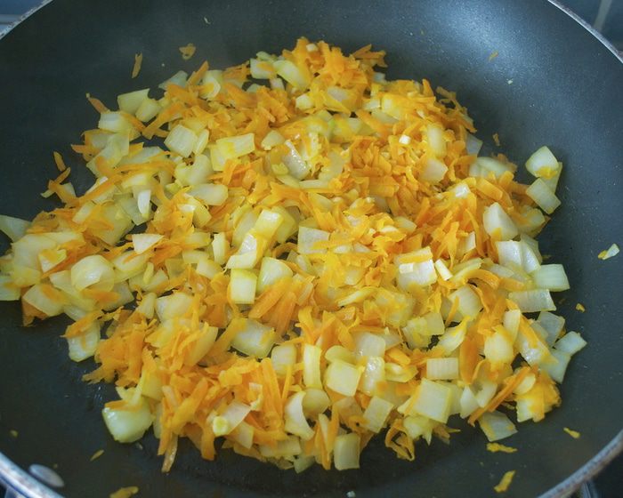 Жаркое из фаршированной курицы