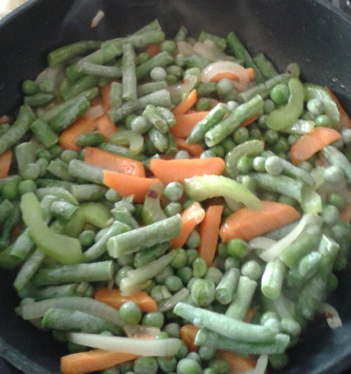 Овощное рагу с чечевицей