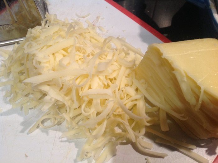 Запеканка из говядины с пореем и хреном