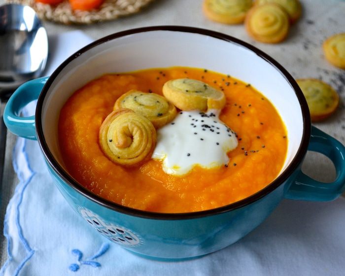 Морковный крем-суп с песочными маковыми &amp;quot;сухариками&amp;quot;