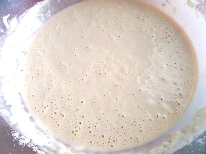 Дрожжевые блины с луково-сырной начинкой