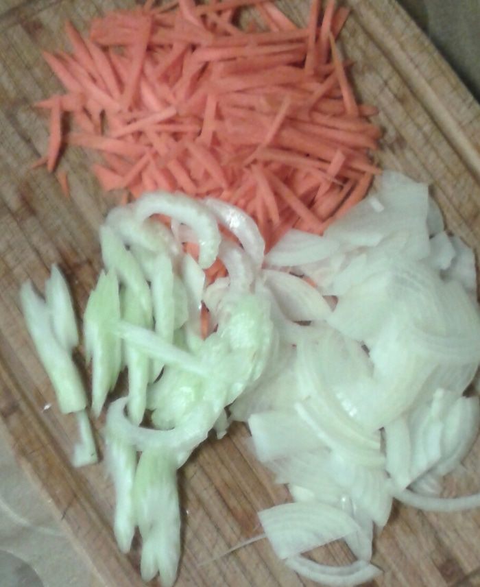 Мясной горшочек  с чечевицей