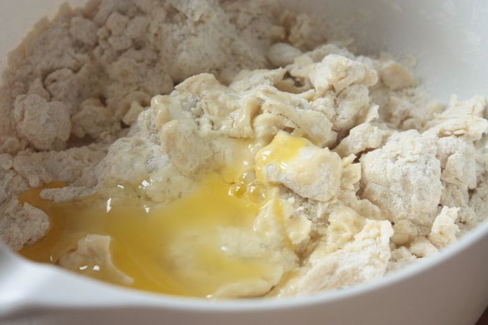 Киш с лисичками и копченой уткой