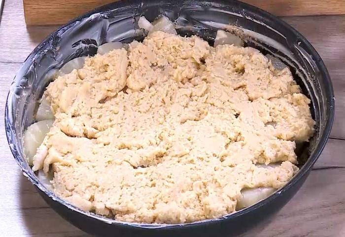 Пирог с консервированным ананасом 