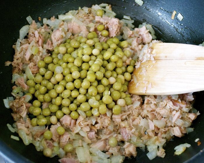 Макароны с тунцовым соусом 