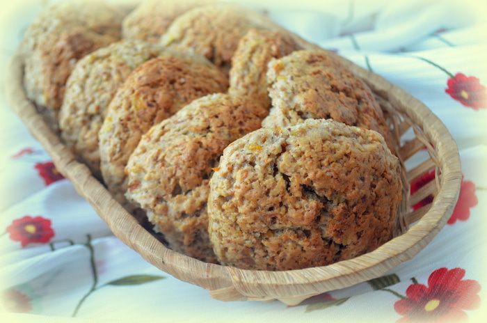 Пряное печенье с хурмой и грецкими орехами