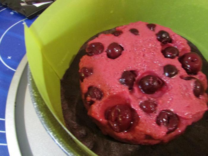 Шоколадно-вишнёвый торт-мусс