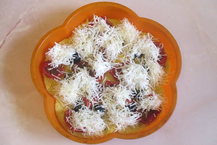 Полента с вялеными помидорами