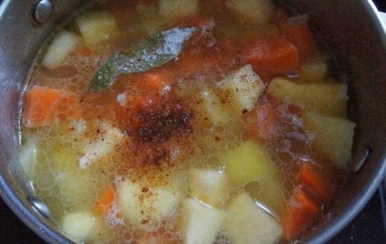 Овощной суп-пюре с манными клецками
