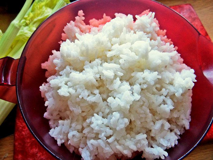 Сырно-овощной салат с рисом