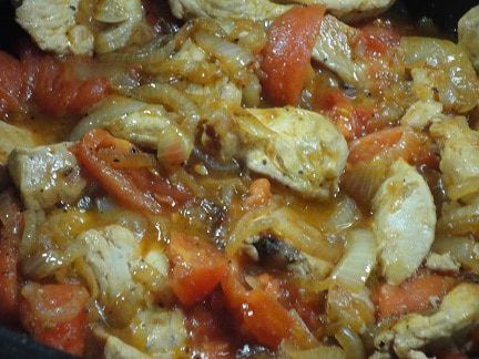 Курица в томатно-сливочном соусе