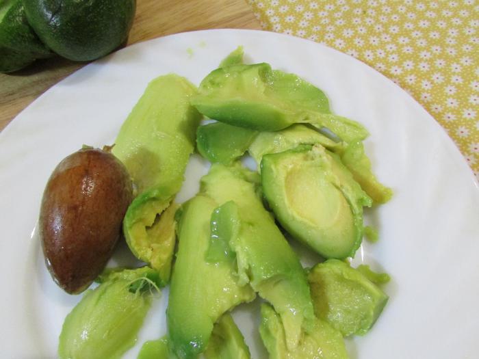 Трюфель с авокадо и арахисовой пастой