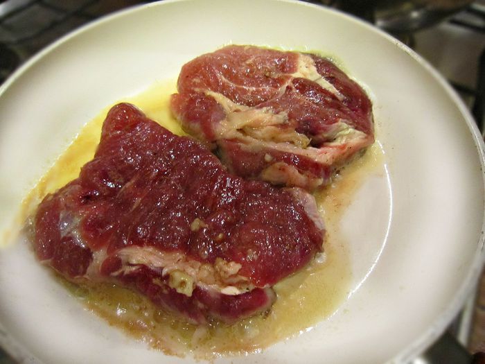 Свинина под фруктовым соусом