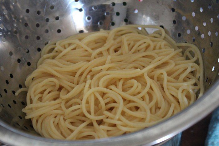 Паста с сливочно-грибным соусом и плавленным сыром