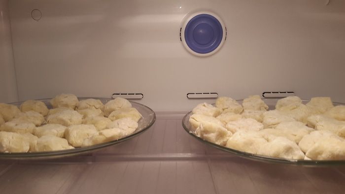 Постные картофельные клёцки с луком, грибами и сельдереем