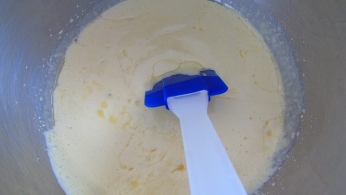 Лимонный кекс с малиной и кабачком