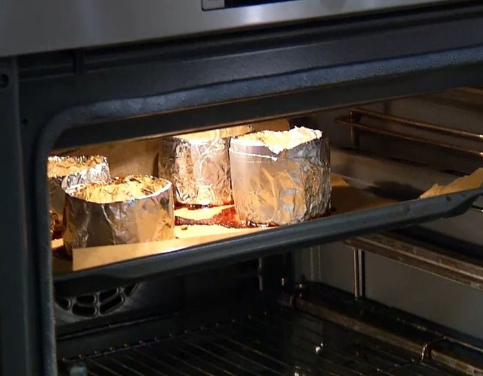 Яблочный крамбл с грецкими орехами