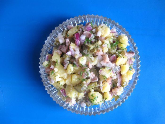 Немецкий картофельный салат с сельдью