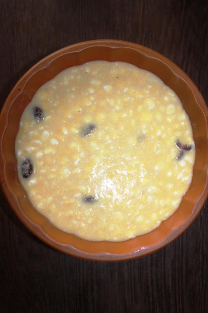 Кукурузный пирог с творогом и вяленой клюквой