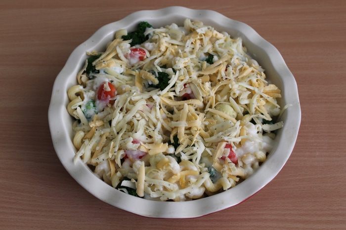 Макароны с брокколи под соусом бешамель