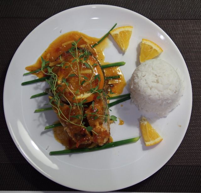 Запеченный лосось в апельсиновом соусе