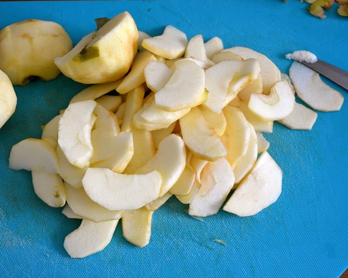 Французский яблочный пирог (Gâteau invisible aux pommes)