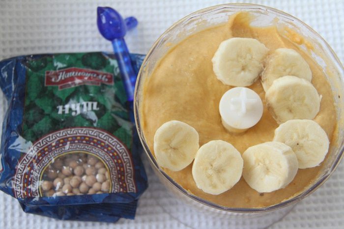 Лимонный хумус с бананом