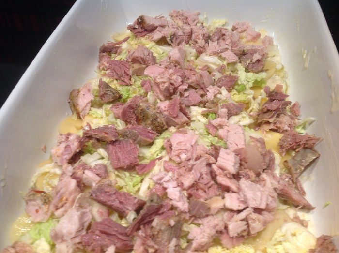 Запеканка из говядины с пореем и хреном