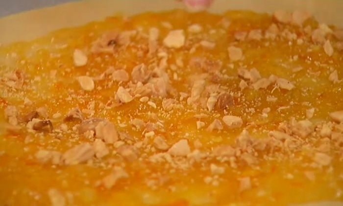 Быстрый пирог с апельсиновым джемом, орехами и амаретти 