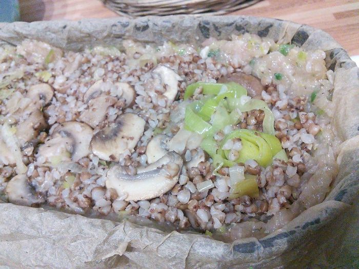 Гречневая каша с шампиньонами в мясном хлебце 