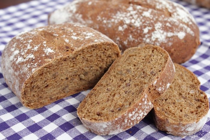 Хлебцы с цельнозерновой мукой и солодом