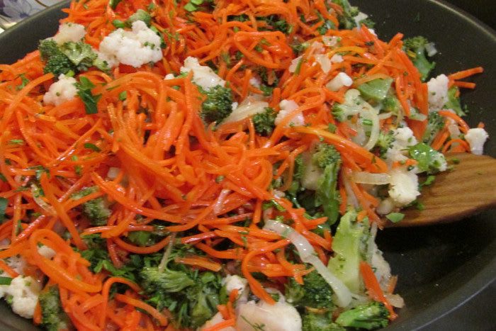 Запеканка из картофеля и цветной капусты с прованскими травами и кунжутом