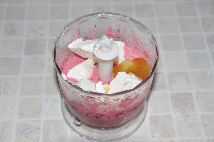 Творожный смузи с клюквой 