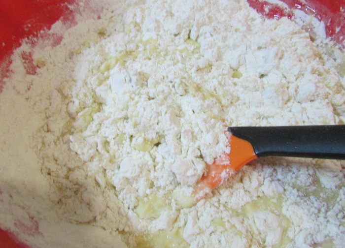 Сладкий пирог с яблоками и клюквой