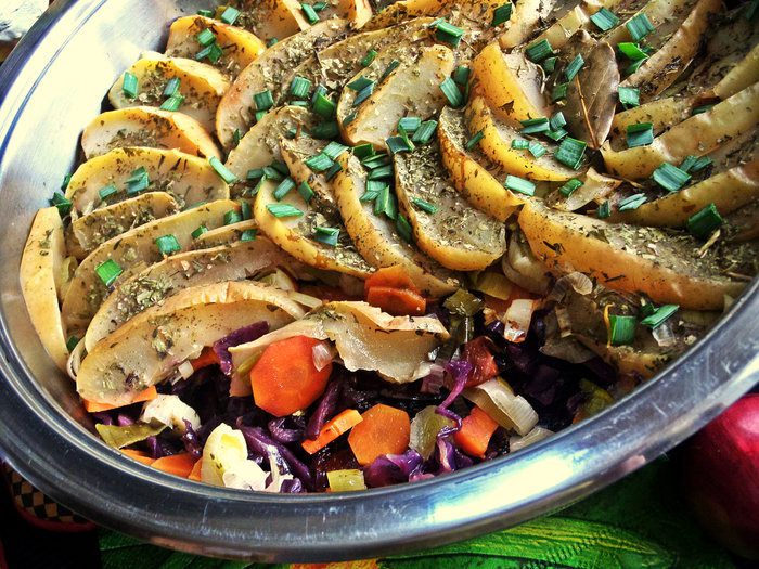 Капуста под яблоками