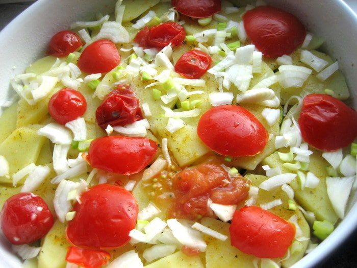 Овощи под сырной крошкой