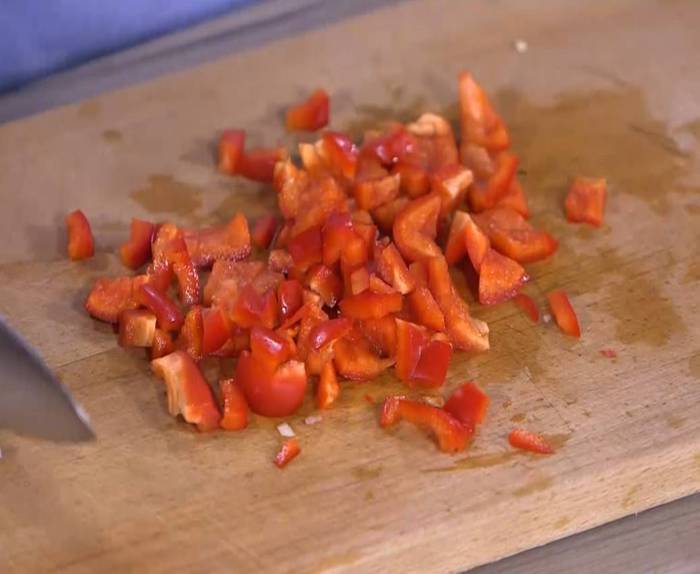 Кускус с баклажаном, цукини и перцем чили 