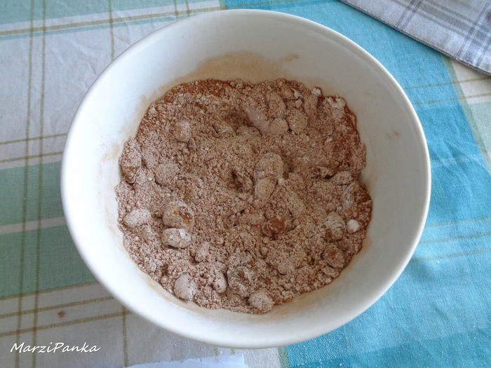 Булочки-улитки с изюмом и корицей