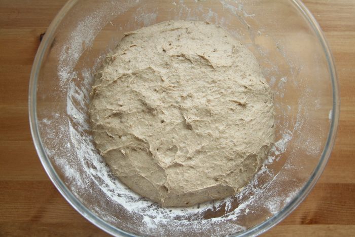 Анисовый хлеб на темном пиве