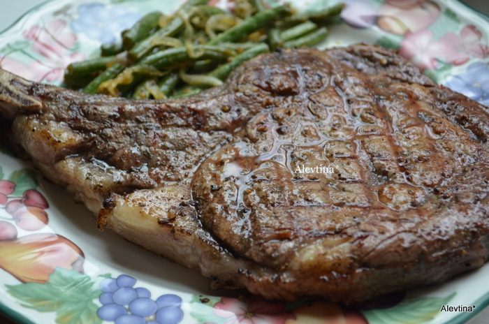 Стейк с корицей и чили перцем