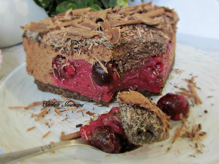 Шоколадно-вишнёвый торт-мусс