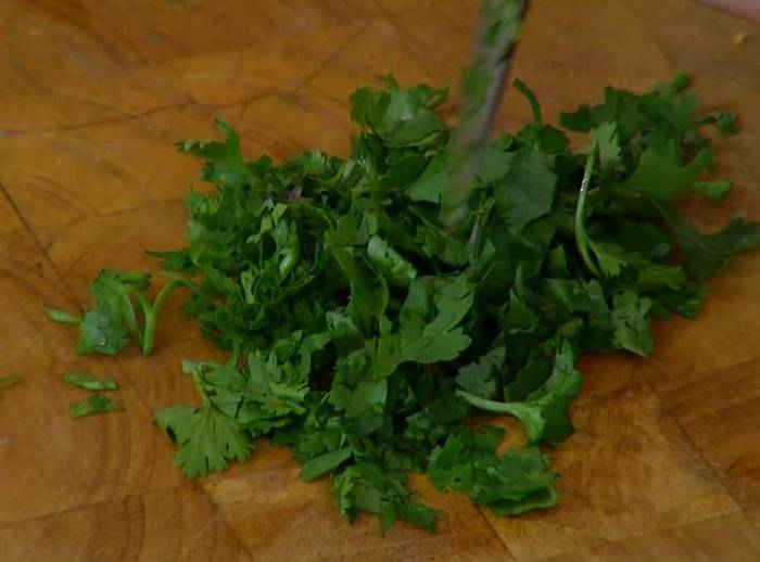 Томленая ягнятина с лимонным соусом