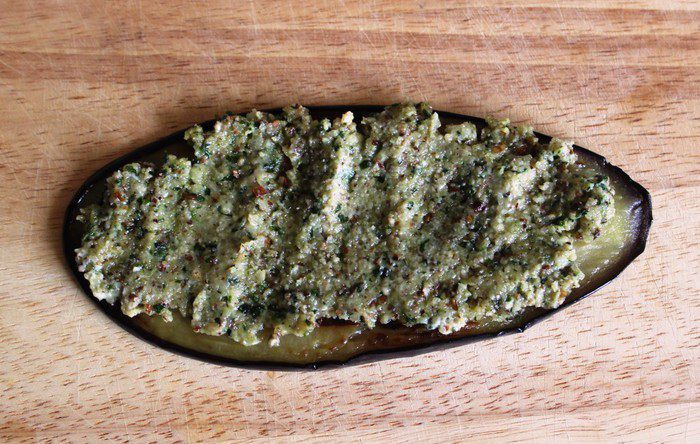 Рулетики из баклажанов с орехами