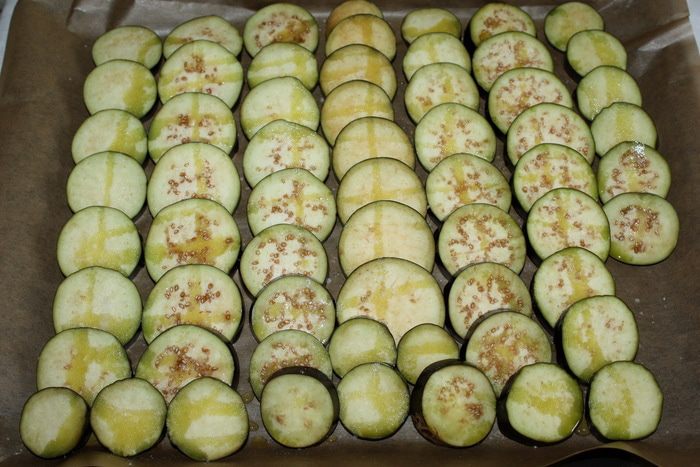 Консервированный салат из баклажанов с кабачками