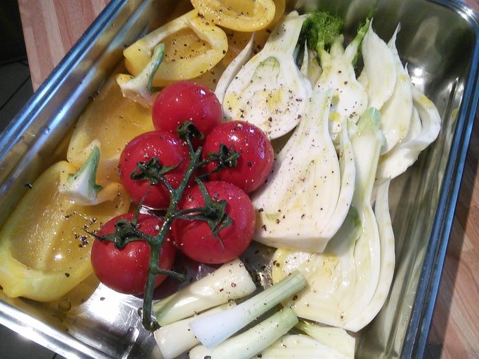 Свиные кармашки с сухофруктами и овощами 