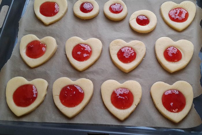 Печенье с клубничным джемом