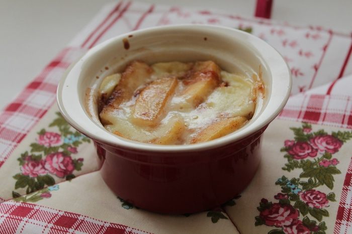 Яблочный пирог с пудинговым кремом