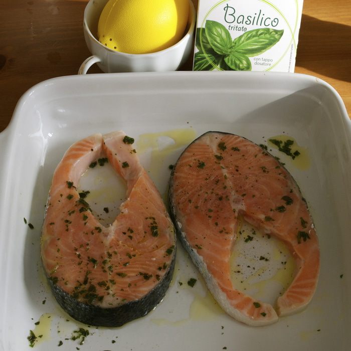 Лосось с ананасовой сальсой