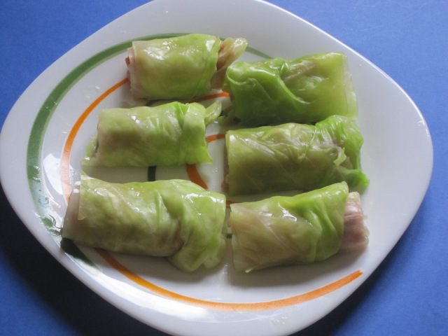 Мини-голубцы на шпажках